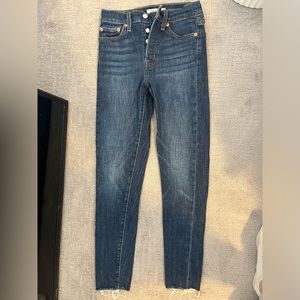 Levi’s Wedgie Skinny Botton Fly Jeans